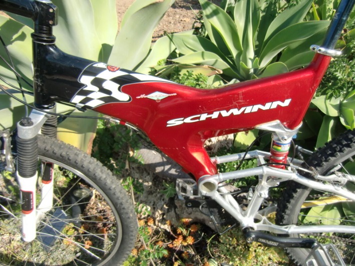 schwinn full suspension mountain bike